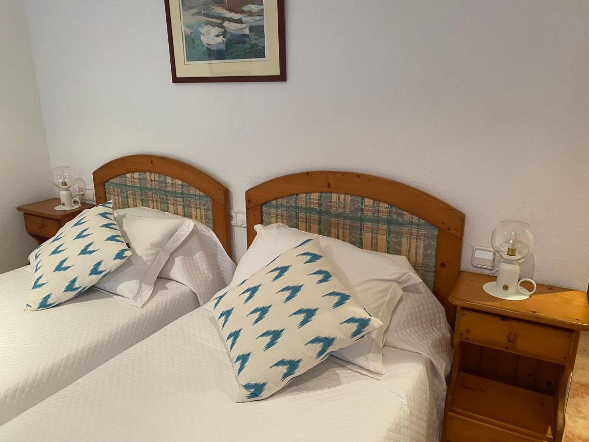 Hostal Restaurante Cala Кала-Фігера Екстер'єр фото