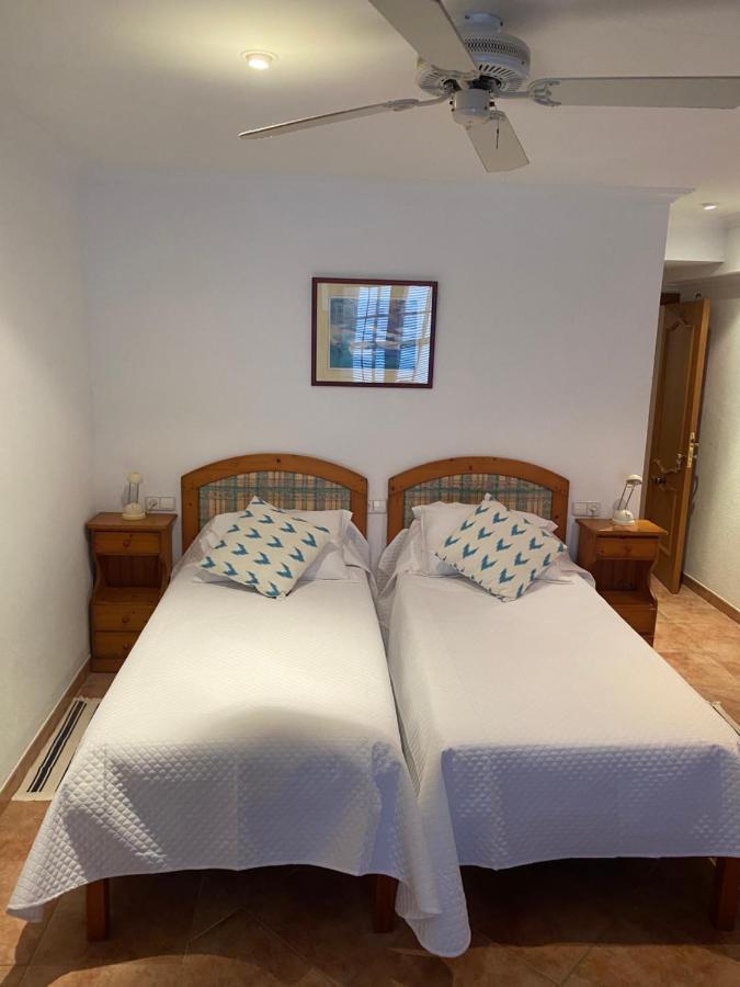 Hostal Restaurante Cala Кала-Фігера Екстер'єр фото